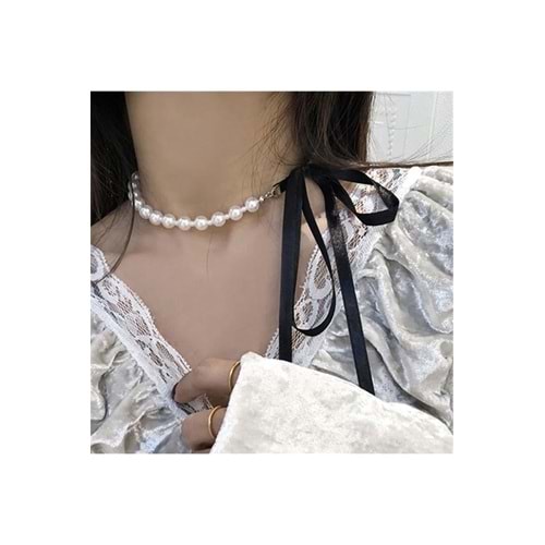 Cam Inci Siyah Kurdeleli Choker Kolye