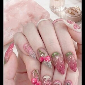 Strawberyy nail art   Pinterest takma tırnak Lolita serisi