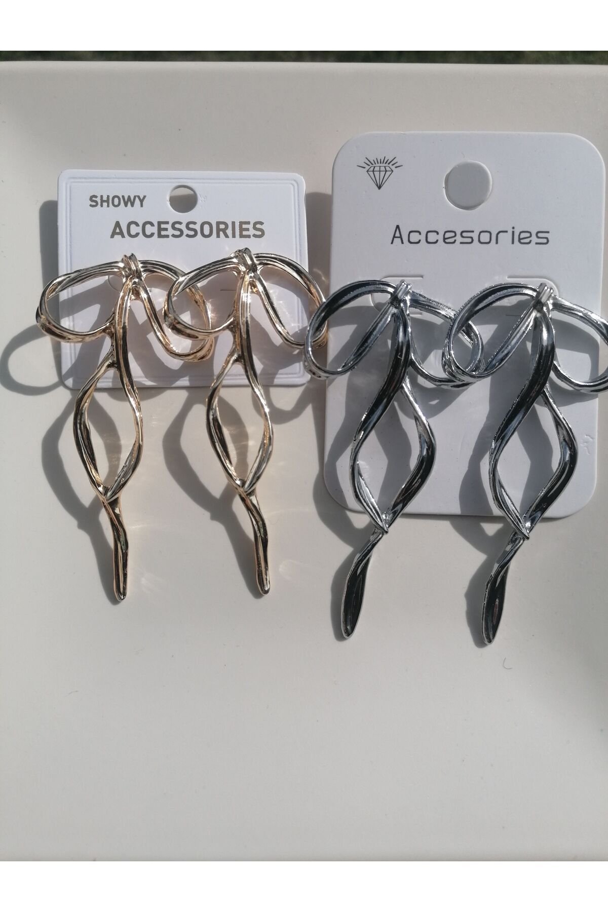 Gold Fiyonk Küpe, Fiyonk Çelik Küpe, Altın Renk Fiyonk Çelik Küpe - Görsel 2