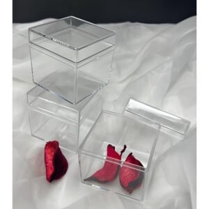 12 Li Küp Şeklinde Kapaklı Pleksi Mika Kutu 5 X 5 Cm