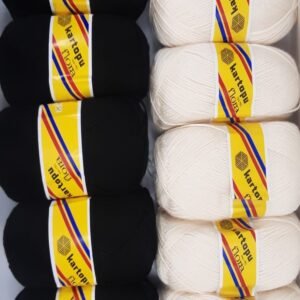 Patik Iplik Seti 10x100 Gram (10 Yumak) Siyah Ve Krem